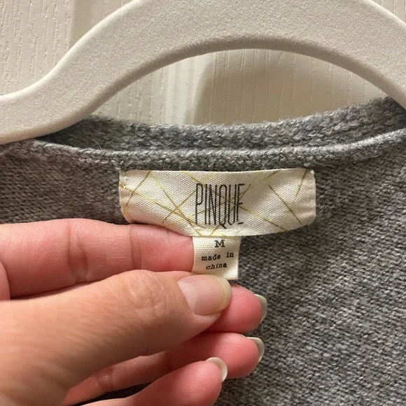 NWOT Size M Color block sweater - Picture 2 of 2